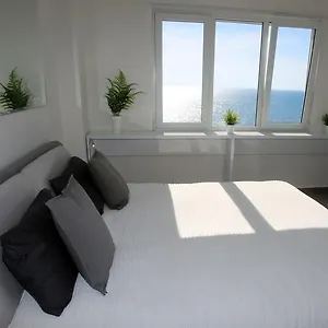 White Luxury Apartamento Sarandë